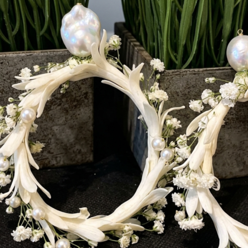 Elegant White Tuberose & Pearl Floral Bangle / Gaira